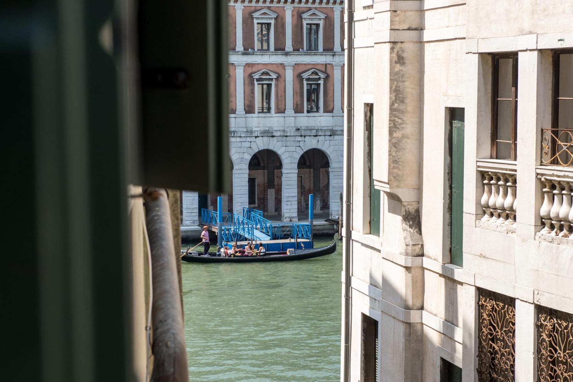 Locanda Leon Bianco On The Grand Canal Venecia Habitación foto